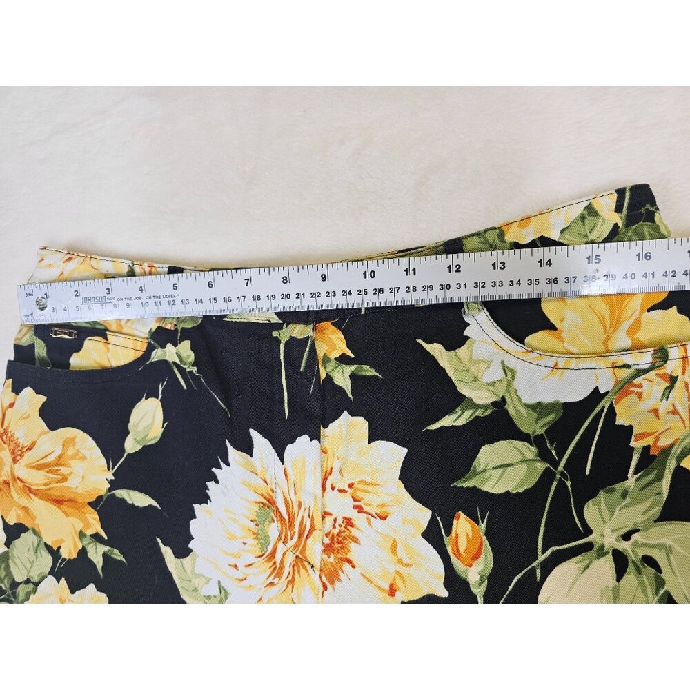 St. John Sport Rose Floral Capri Pants Size 12 Black Yellow - Picture 11 of 11